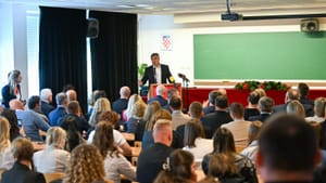 Zoran Milanović na Sveučilištu Sjever u Koprivnici: predavao studentima o članku 5. NATO-a