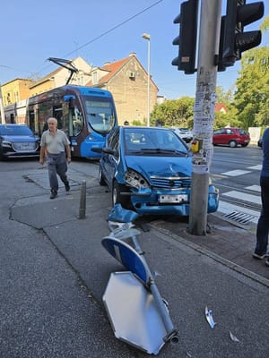 Prometni kaos u Ozaljskoj: Vozač tramvaja šokiran bezobzirnim Mercedesom