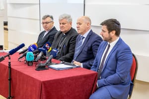 Brutalne plaće: Kako HDZ upravlja financijama u Sisku!