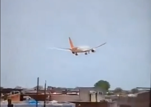 U Indiji eksplodirao avion Boeing 787-8: Više od 290 poginulih