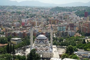 Muslimani u Albaniji prvi put u posljednja dva stoljeća pali ispod 50 posto