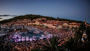„Trag u beskraju“ – Emotivna večer sjećanja na legendarnog Olivera Dragojevića