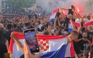 Zagrebom se ori 'Jure i Boban': Obožavatelji Thompsona uoči koncerta pjevaju ustaške pjesme