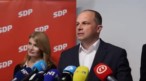 Hajdaš Dončić poručio Plenkoviću: "Daj ostavku ili vrati ustavnopravni poredak"